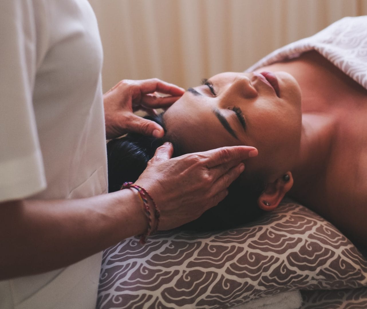 Head Shiatzu Massage Spa Retreat Bali